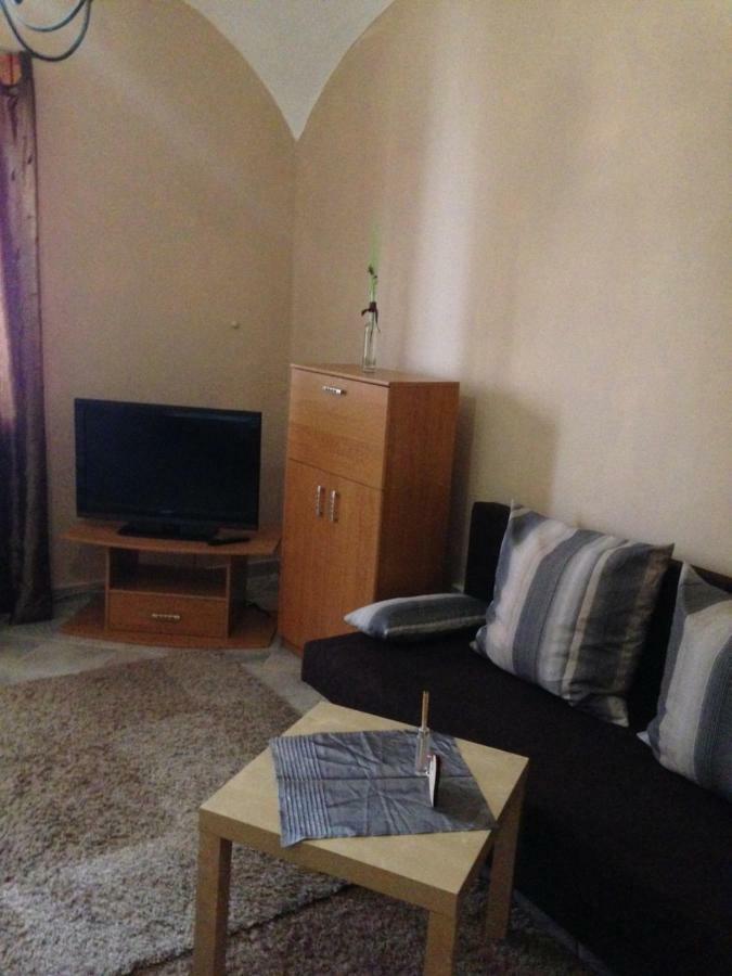 Gabriella Apartman Eger Bagian luar foto