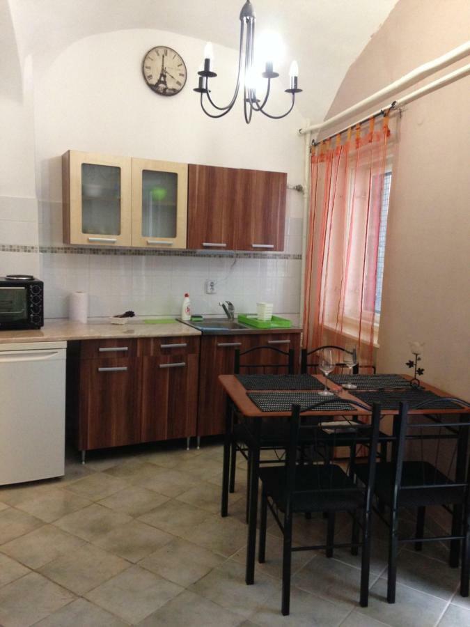 Gabriella Apartman Eger Bagian luar foto